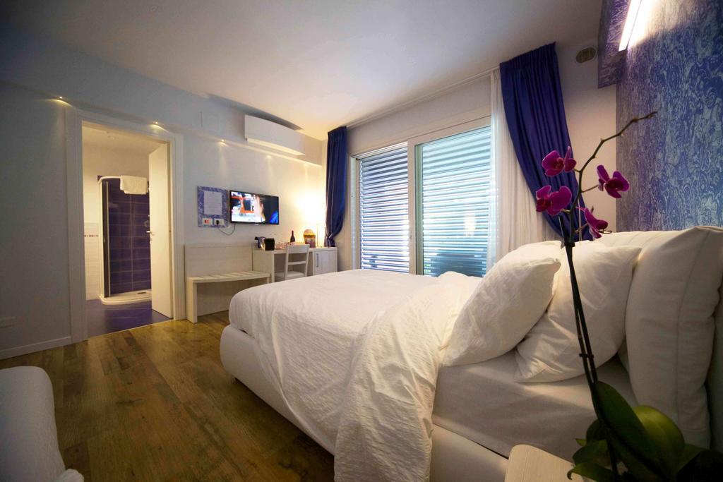 Couette-café Affittacamere - Pini 3*